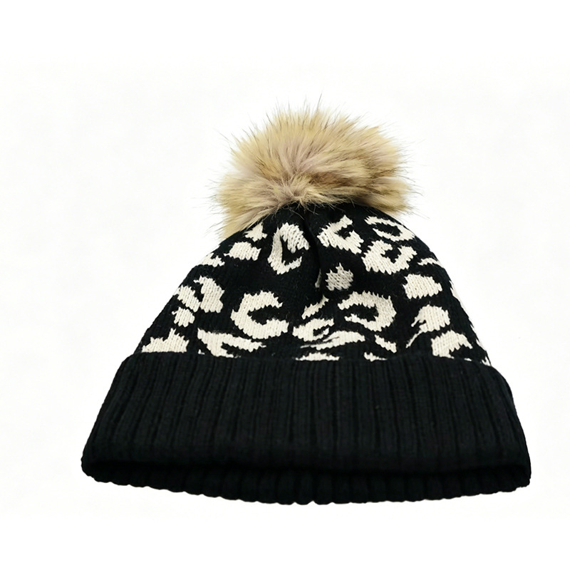 Herfst- en wintermuts met luip - Beanie Cuffed Knit recensie en prijs
